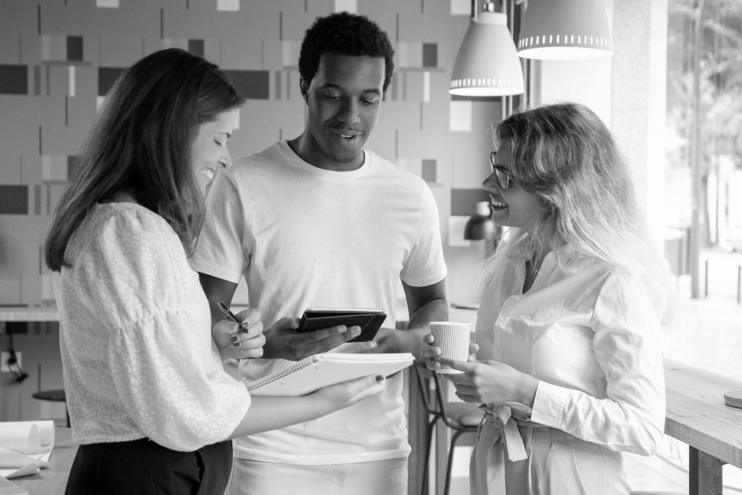 Espace de travail moderne pour la création de contenu SEO